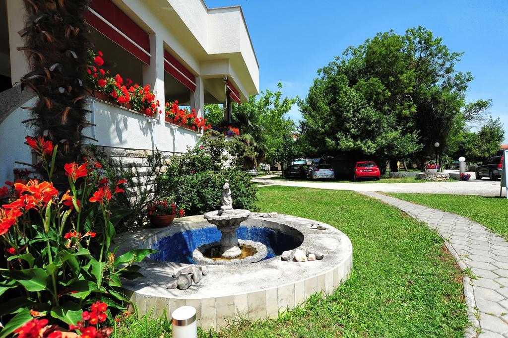 Villa Fontana Sukošan Exterior foto